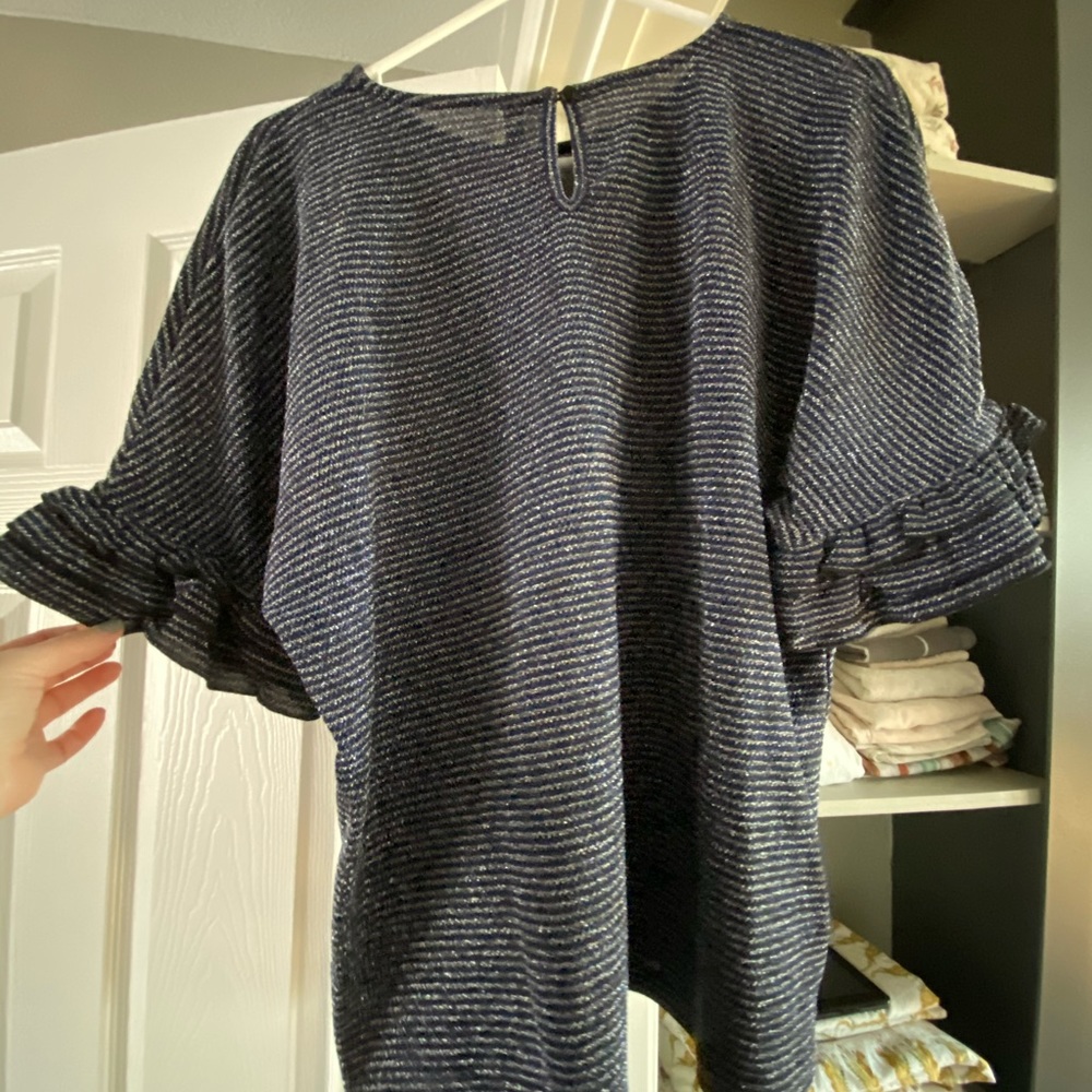 Top - Picture 2 of 3